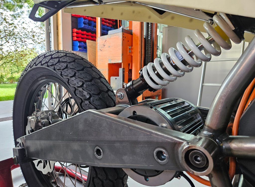 Trevor Motorcycles начала поставки DTRe Vince — фото 6