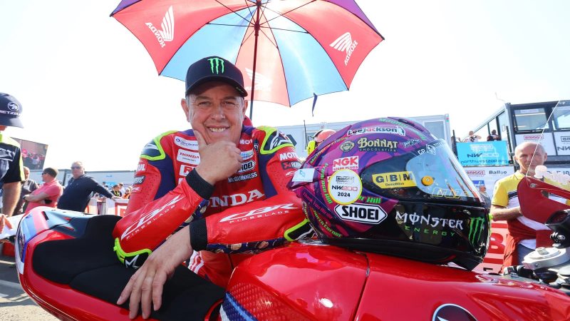 John McGuinness останется в TT и NW200 в 2027 году