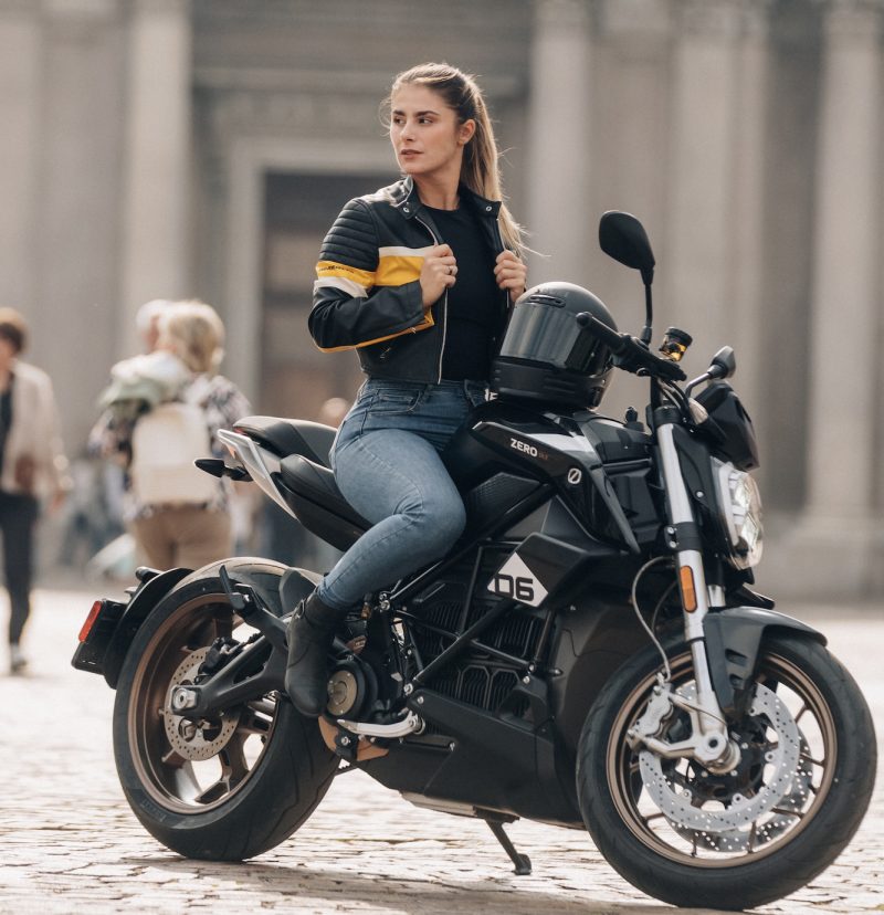 Zero Motorcycles отмечает 20-летие и запускает юбилейный бонус на модели 2026 года