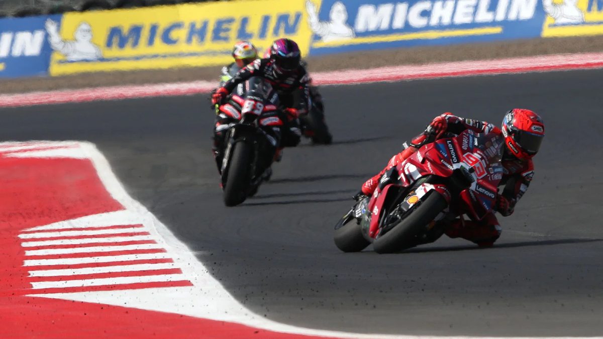 Джордж Мартин заявил, что победа в спринте MotoGP «была уже у него в руках», но «пришлось пропустить Марка Маркеса» — фото 2