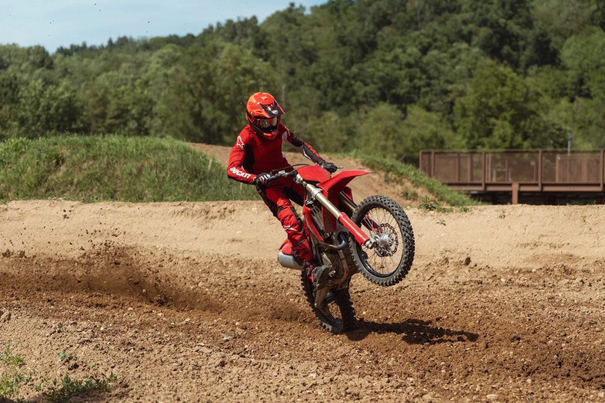 Ducati обновила Desmo450 MX и Desmo450 MX Factory к 2027 году — фото 2