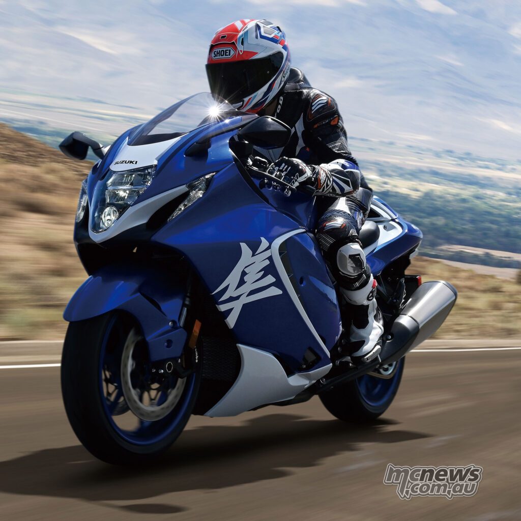 Версия Hayabusa Special Edition получила характерную сине-белую окраску флагманского гипербайка Suzuki. — фото 2