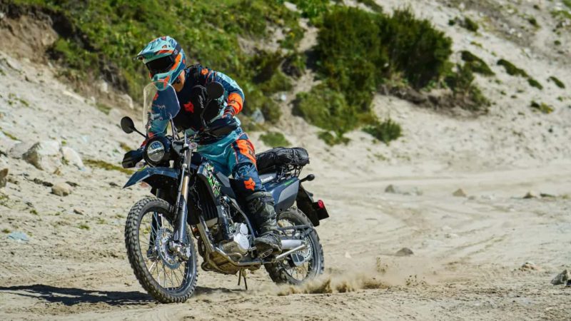 Kawasaki основательно обновила семейство KLX300 — и это действительно удачный шаг
