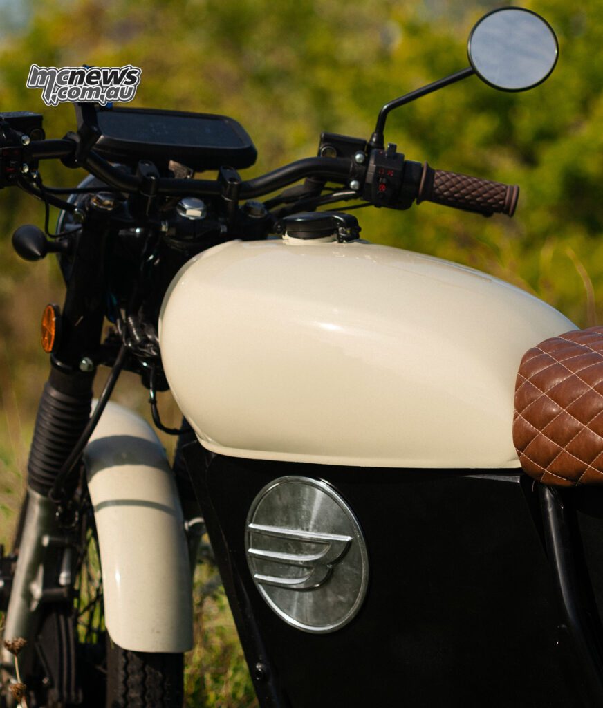 Beachman сохранила классический силуэт топливного бака Honda CB500, разместив под ним электрическую силовую установку и