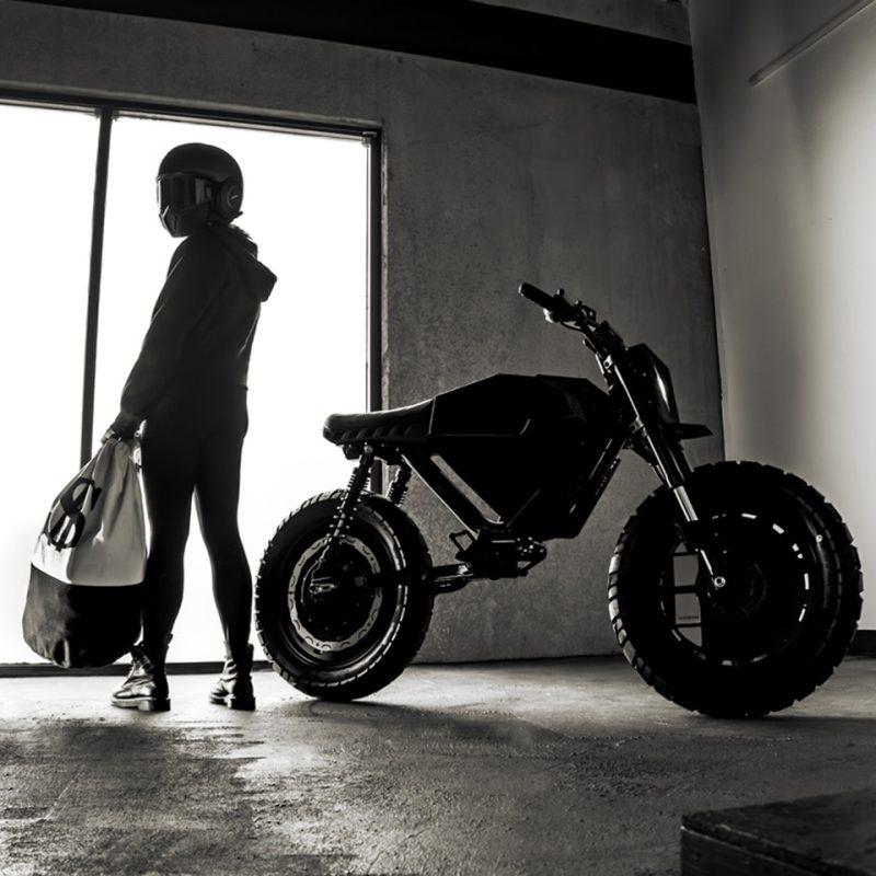 Droog Moto и Onyx представили кастомный электробайк UNIT-1
