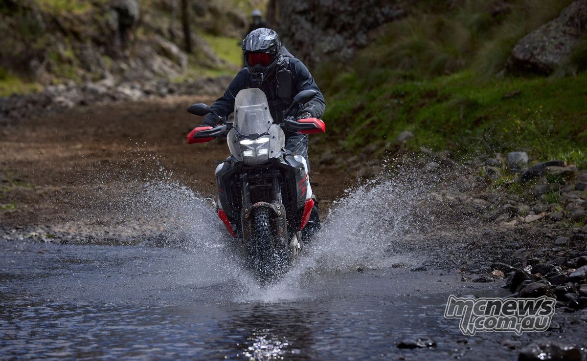 Yamaha Ténéré 700 World Raid 2026: больше электроники, новая подвеска и тот же характер — фото 2