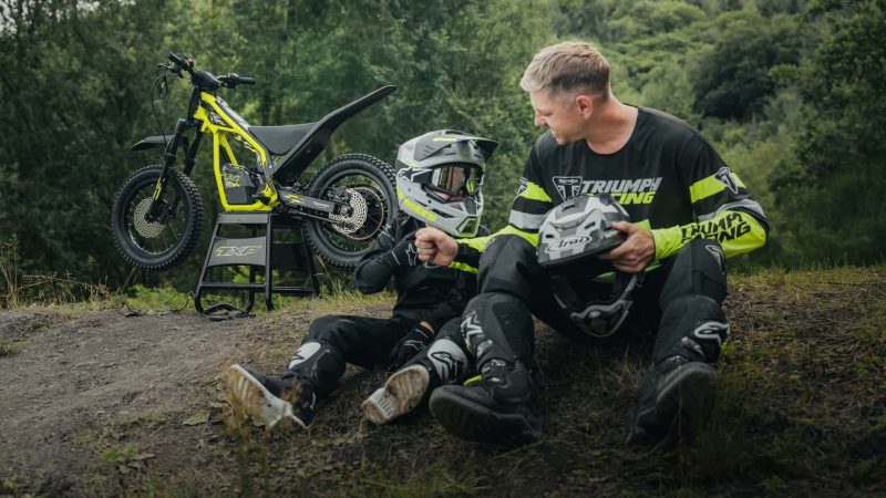 Triumph показала новую линейку электрических детских кроссовых мотоциклов TXP