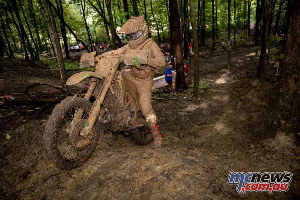 Стюард Бэйлор (Rocky Mountain Red Bear Kawasaki Team Green) пробился через пелотон и стал вторым в абсолюте в Огайо — Фото