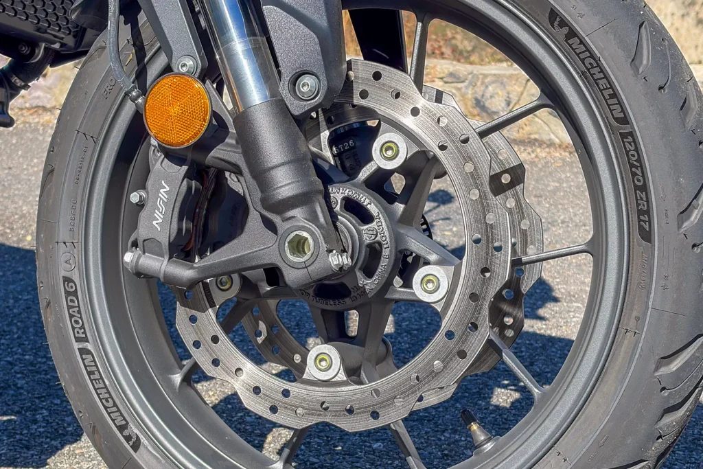 Обзор 2026 Honda CB750 Hornet E-Clutch: 16 фактов — фото 6