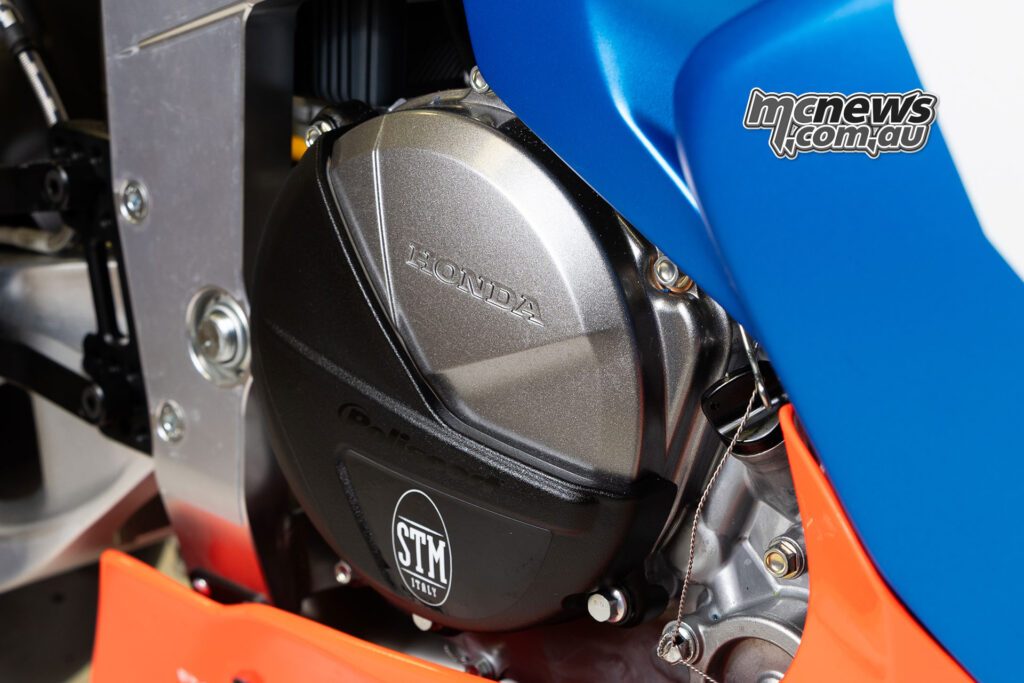 Основная версия GP-5 использует двигатель Honda CRF250R объемом 249,4 см³, а слиппер-клатч STM предлагается как опция.