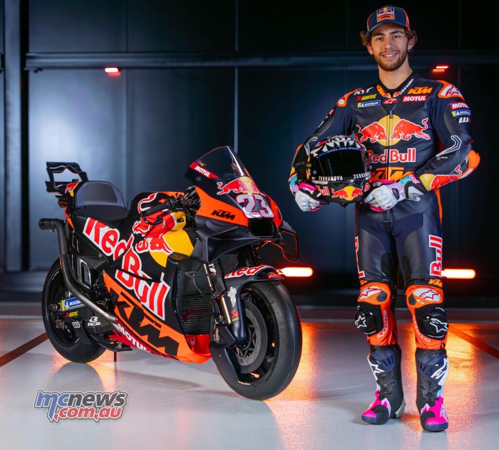 Энеа Бастианини в цветах Red Bull KTM Tech3 в 2025 году.