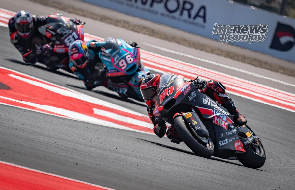 Гонка Moto2 в Мандалике — фото 3
