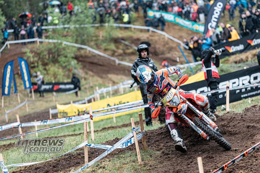 Хосеп Гарсия проходит дождевые финские спецучастки на KTM и идет к очередной победе в Enduro1.