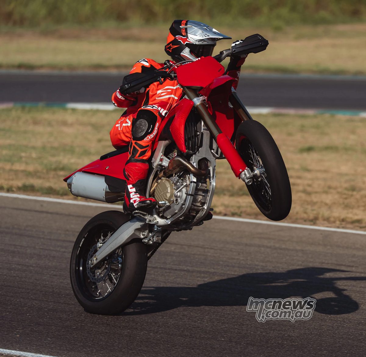 Ducati Desmo450 SM получила австралийский ценник