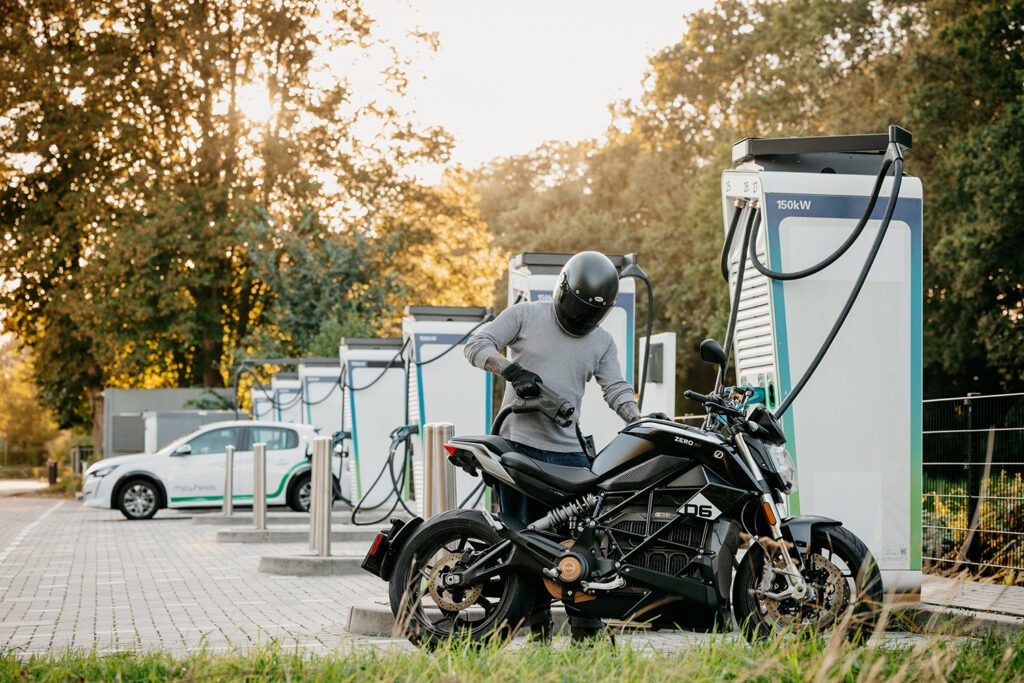 Zero Motorcycles готовит быструю DC-зарядку Level 3 к 2027 году — фото 2