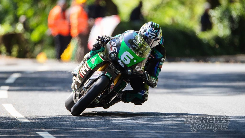 Майкл Данлоп на Paton в SuperTwin TT 2024 года, где он превзошел давний рекорд Джои Данлопа по победам на TT.