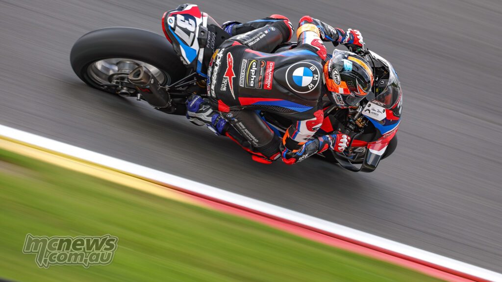 #37 BMW M 1000 RR был быстр на всех этапах в Спа, а заводская команда BMW подтвердила доминирование в квалификации победой