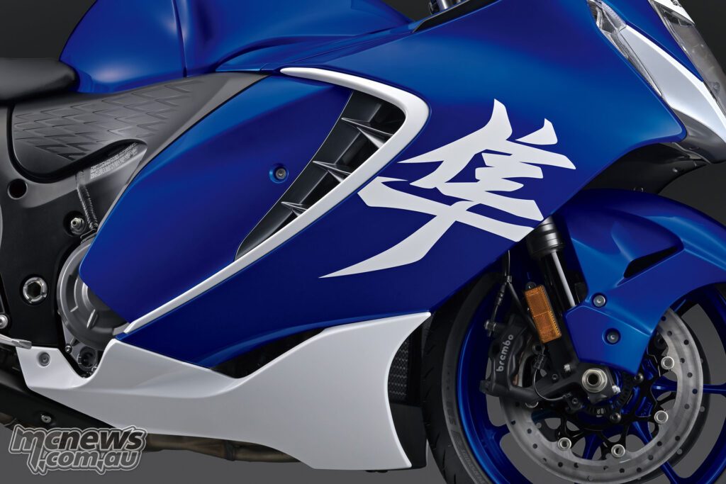 Special Edition сочетает окраску Pearl Vigor Blue с белыми акцентами на облицовке и синим оформлением колёс.