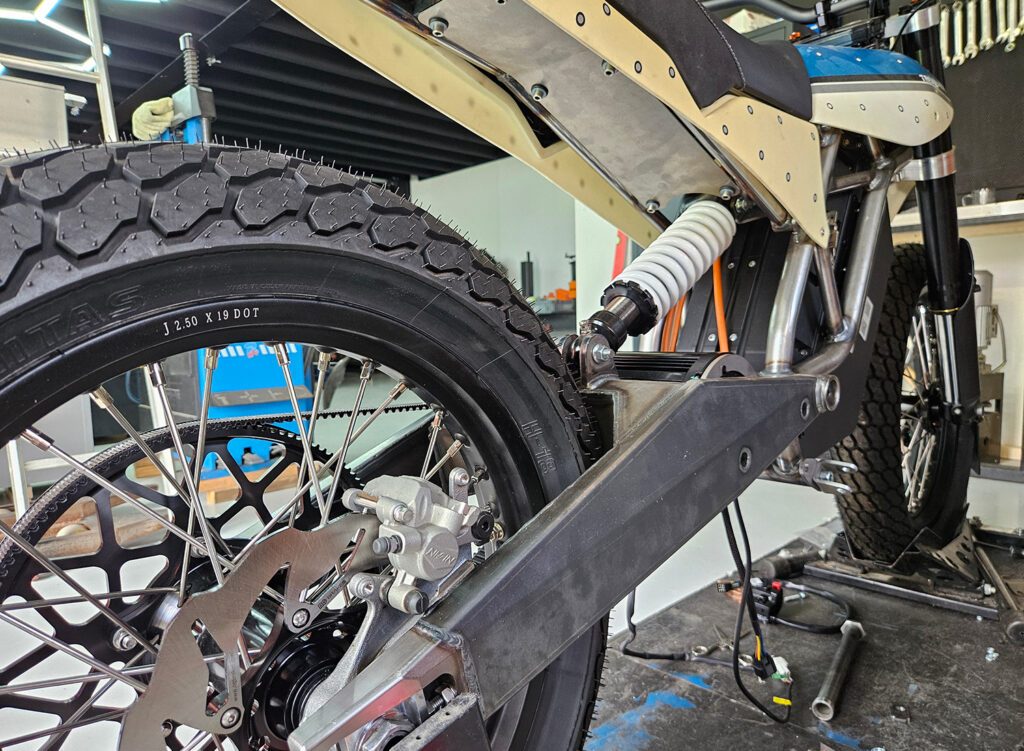 Trevor Motorcycles начала поставки DTRe Vince — фото 3