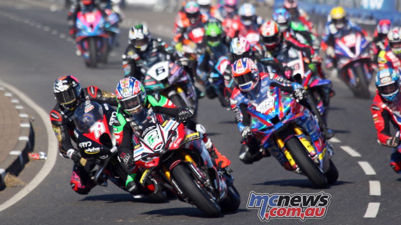 Стейси завершил NW200 победой в гонке Superbike