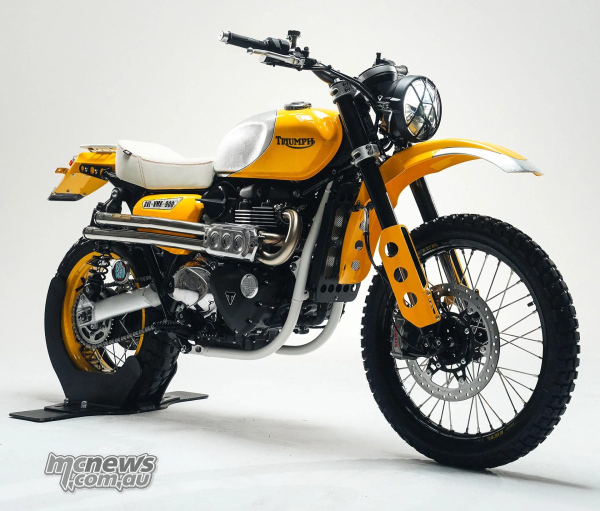 Канада: Scrambler 1200 XE в формате супермо́то