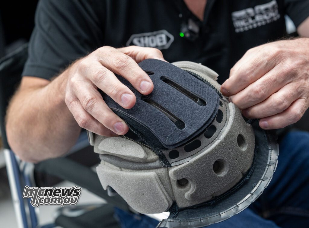 Shoei Personal Fitting System: шлем подгоняют под голову, а не наоборот — фото 5