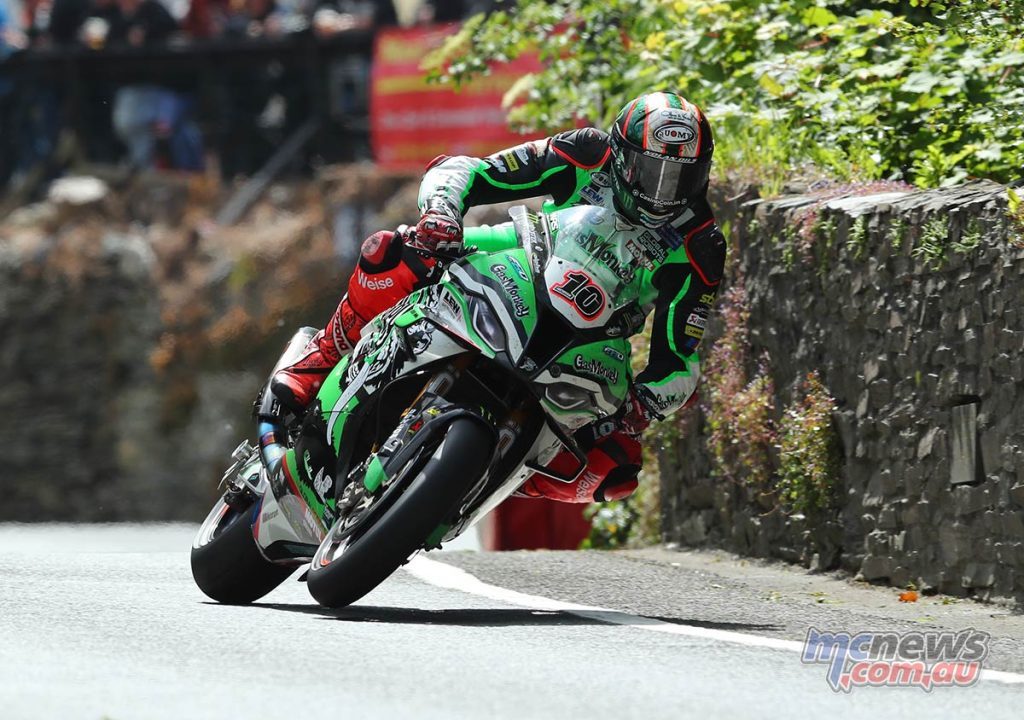Победа Питера Хикмана в Senior TT 2022 года стала частью хет-трика BMW в гонках Superbike, Superstock и Senior