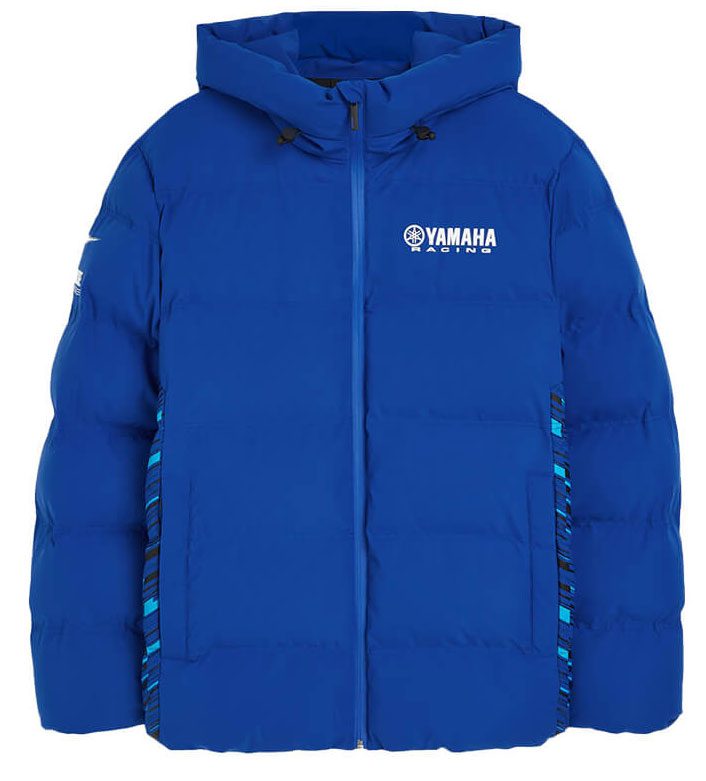 Утеплённая водоотталкивающая куртка Yamaha Racing Jacket получила подкладку капюшона и несколько карманов для прохладных