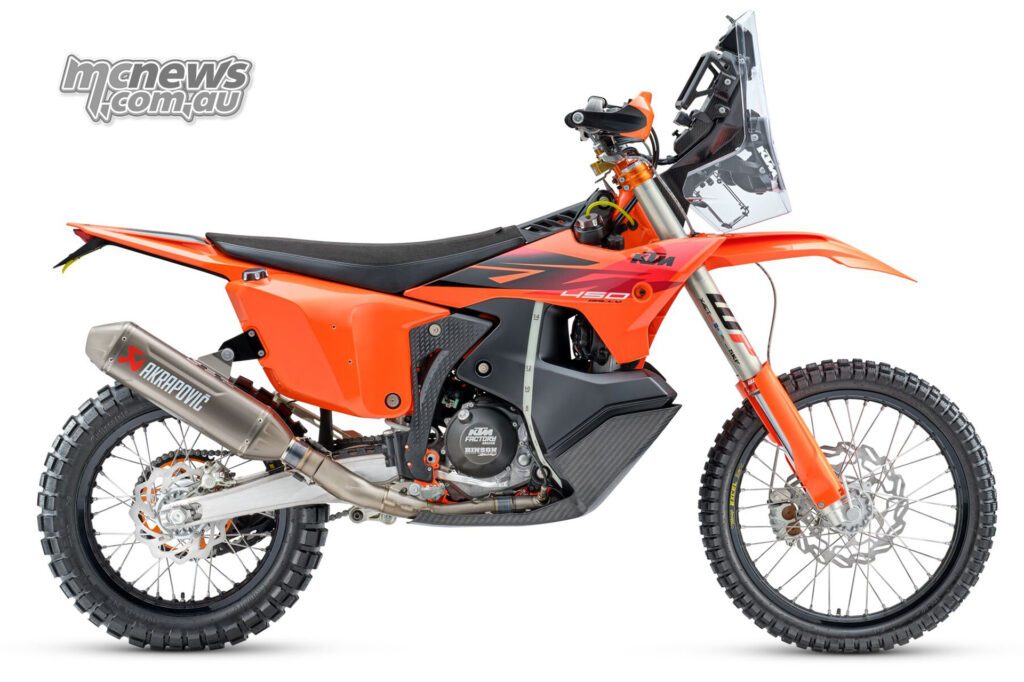 2027 KTM 450 Rally Replica — это лимитированная раллийная машина, которую выпустят чуть более чем в 100 экземплярах по всему
