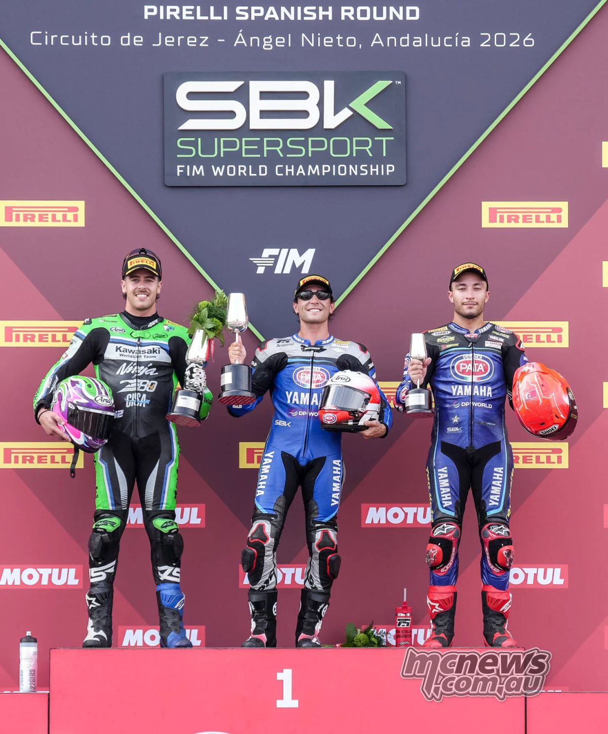 Подиум первой гонки WorldSSP — Джереми Алкоба второй, Альберт Аренас первый и Кан Онджу третий. В борьбе за бронзу