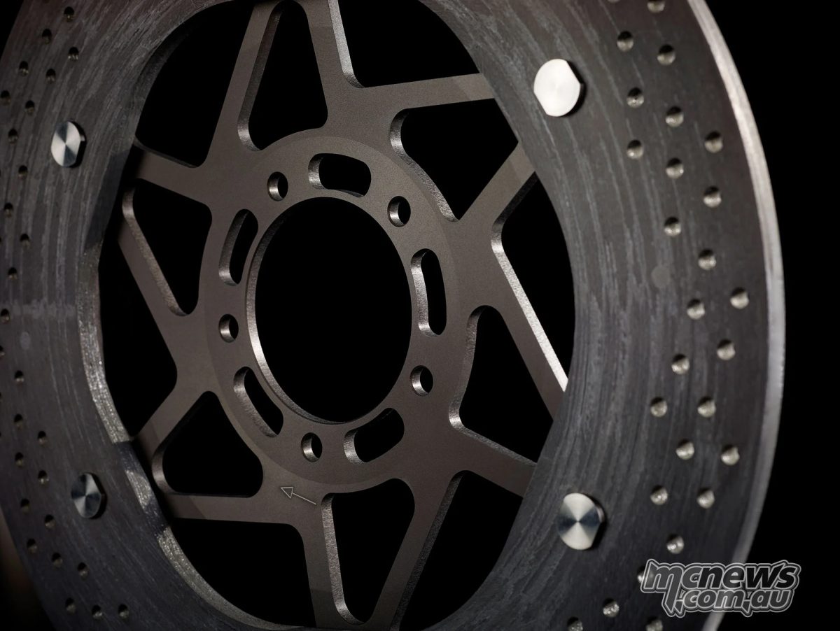 Тормозное кольцо Hyction и носитель. Brembo оценивает износ диска по массе и толщине, а минимально допустимая масса