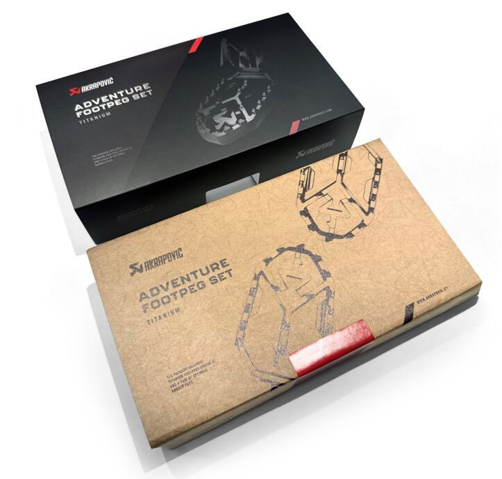 Упаковка Akrapovič Adventure Footpeg Set.