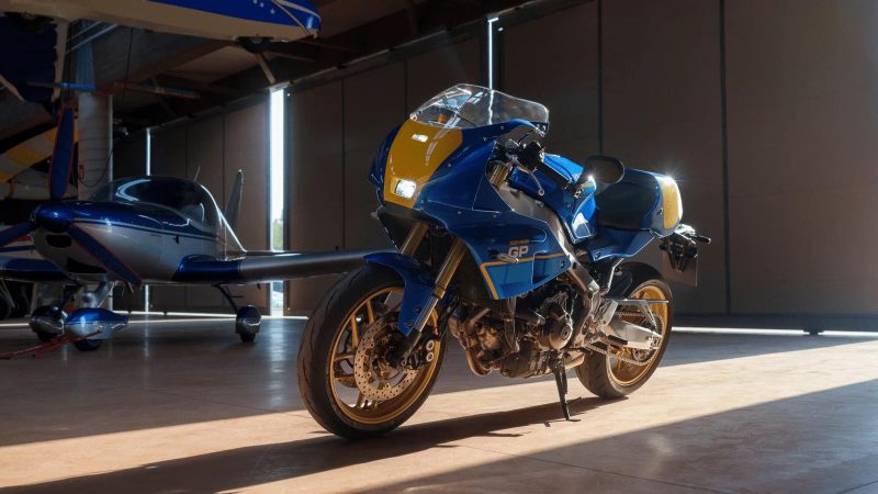 Yamaha XSR900 GP получила обновление Legend Blue для 2027 года
