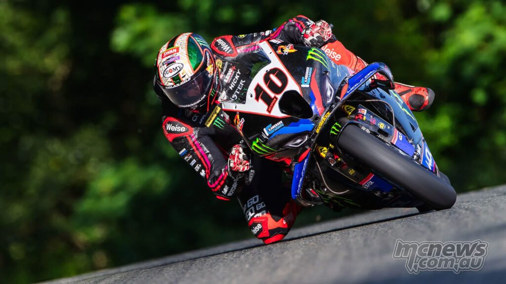 Хикман на BMW на Mountain Course: круг 211 км/ч в среду поднял его на второе место в зачёте Superbike.