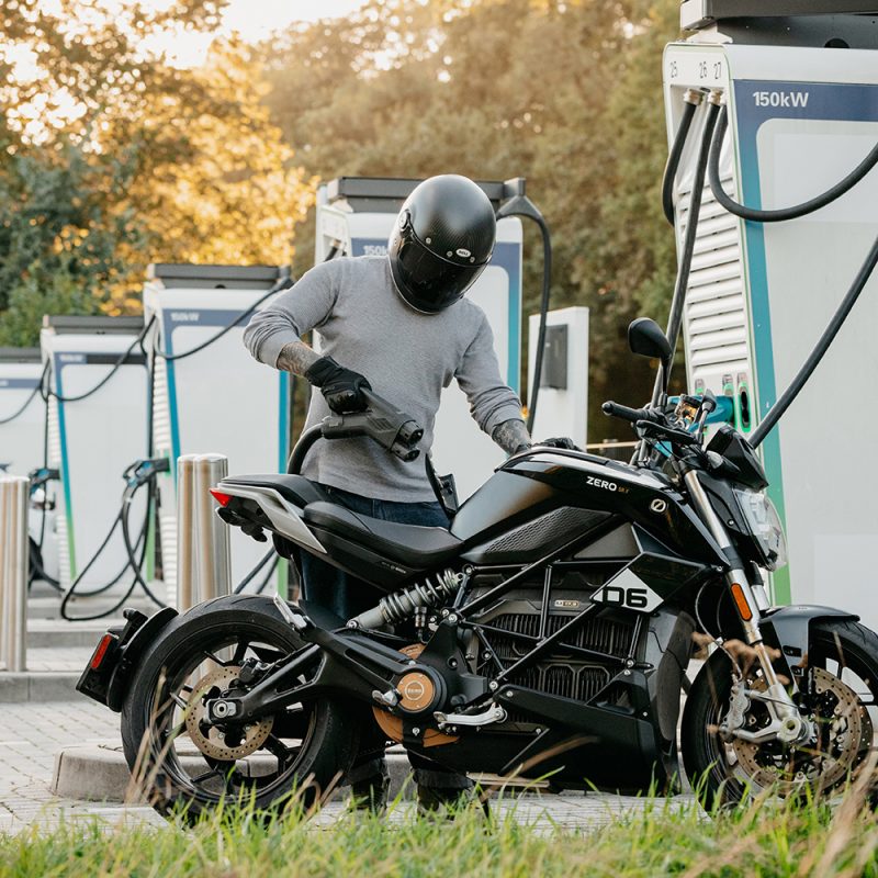 Zero Motorcycles готовит быструю DC-зарядку Level 3 к 2027 году