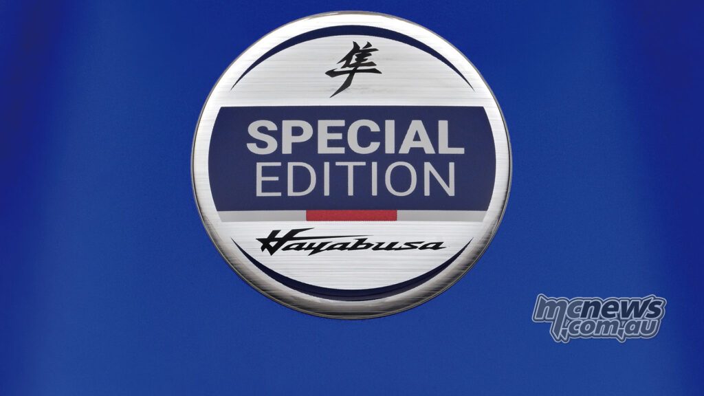 На топливном баке размещён специальный шильдик Special Edition.