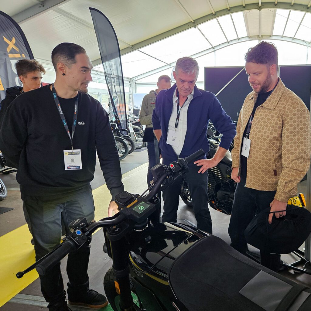 Есть ли у нас встреча на EV Experience / THE PACK Plaza? — фото 19
