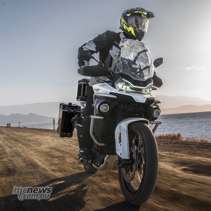CFMOTO 800MT-ES выходит с электронной подвеской, багажом и привлекательной ценой