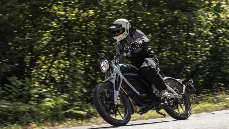 Royal Enfield Flying Flea C6 удивил на ходу