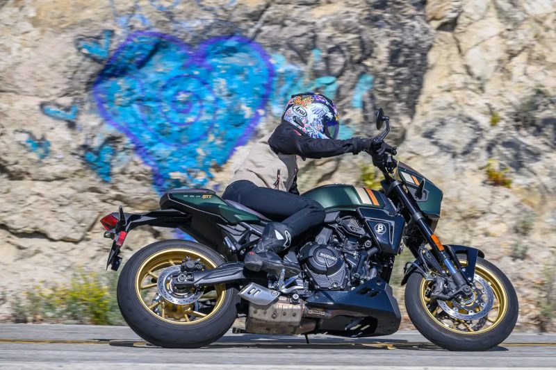 Обзор 2026 Suzuki GSX-8TT: 13 фактов о ретро-спортбайке
