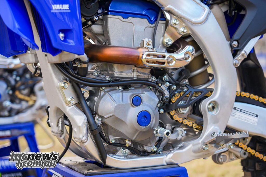 YZ250F 2027 года получила первый полностью переработанный двигатель за восемь лет, а внутренние изменения нацелены на рост