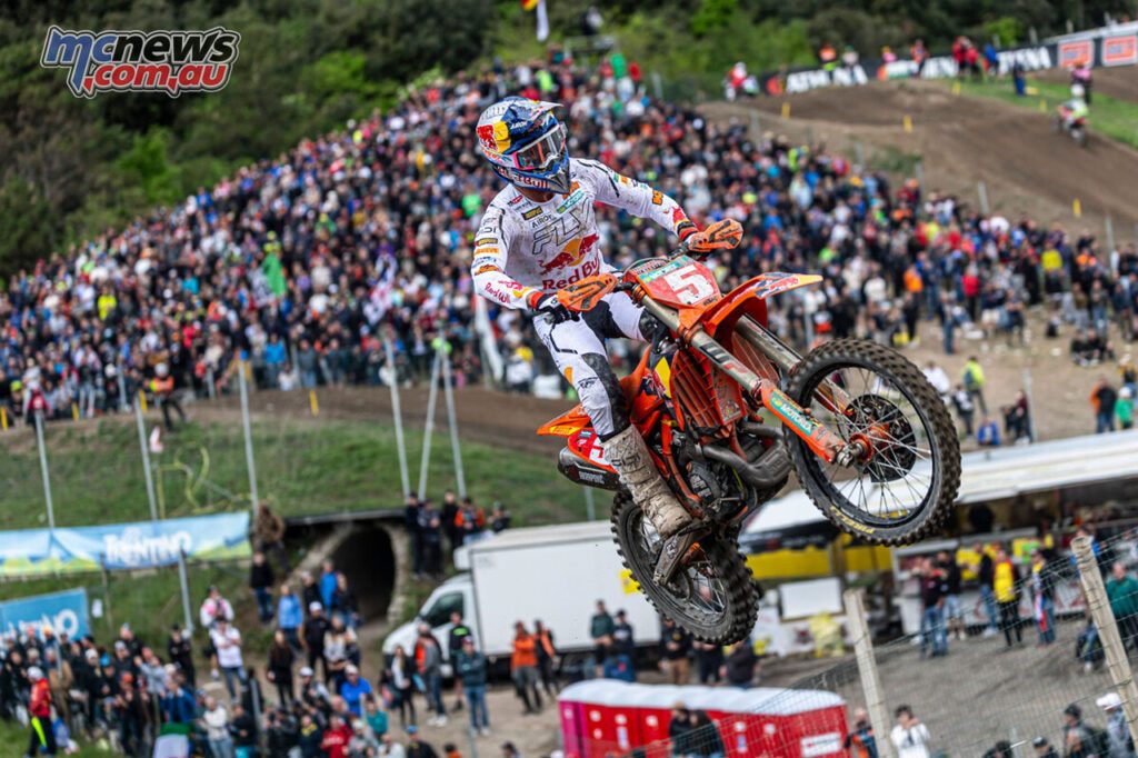 Лукас Коэнен сейчас лидирует в чемпионате мира MXGP на KTM.