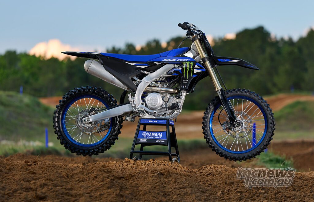 YZ250F Monster Energy Edition на треке: изменения MY27 включают новый двигатель, переработанную раму и гидравлическое