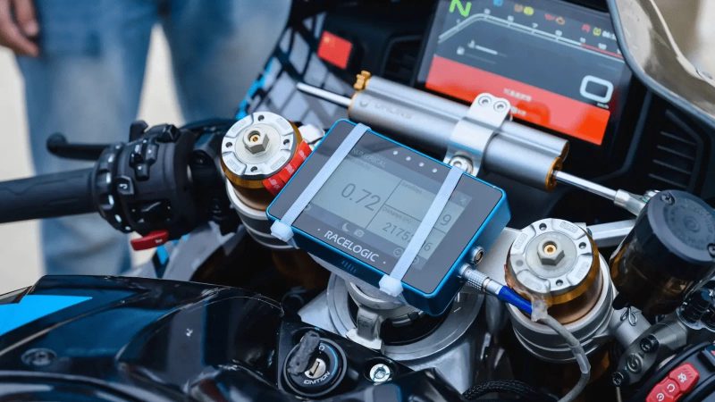 CFMoto вывела V4 SR-RR на трек, пока продолжается разработка прототипа, способного разгоняться до 196,2 mph