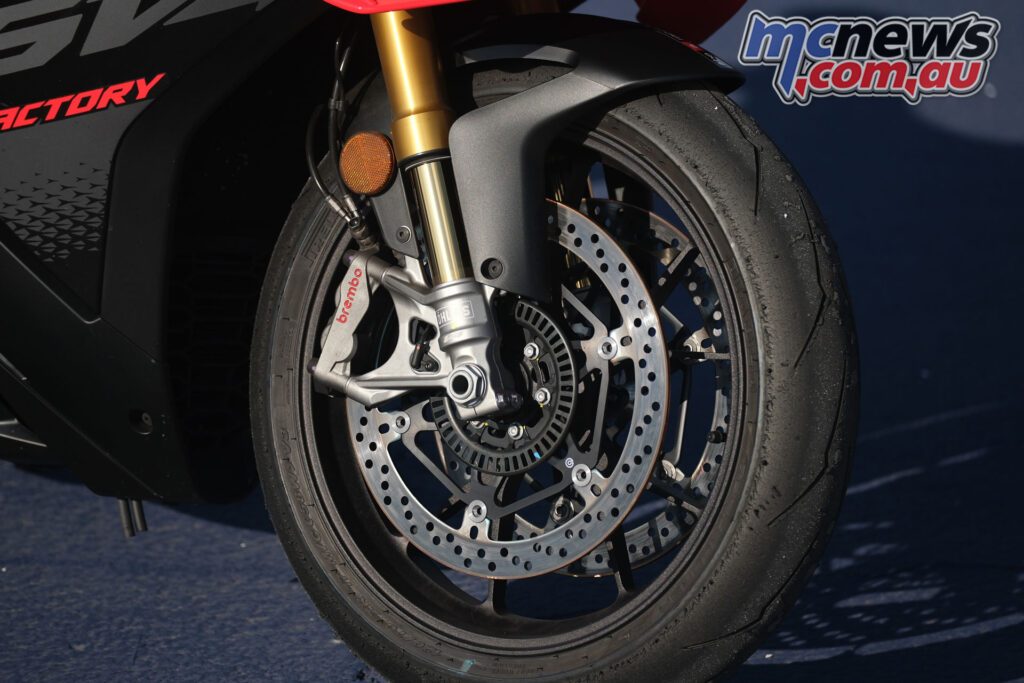Обзор Aprilia RSV4 Factory 1100 2026 года | Тест на трассе COTA