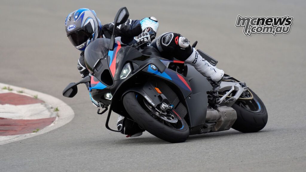 Sportec 01 RS тестировалась на треке Monteblanco, в том числе на BMW M 1000 RR.