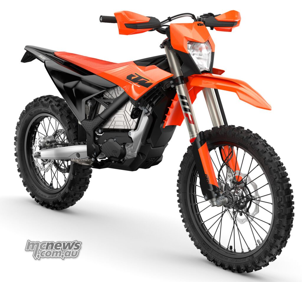 Рама из хромомолибденовой стали, типичная для эндуро KTM, с готовым к езде весом 112 кг.