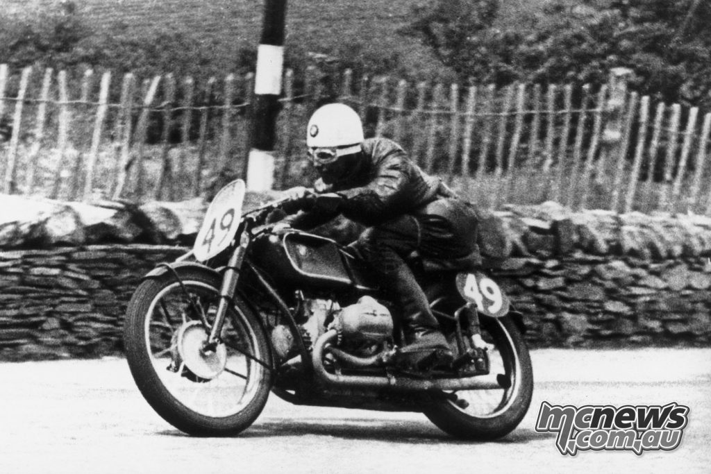 Георг Майер принёс BMW один из самых знаковых моментов в истории TT, выиграв Senior TT 1939 года на компрессорном RS 255