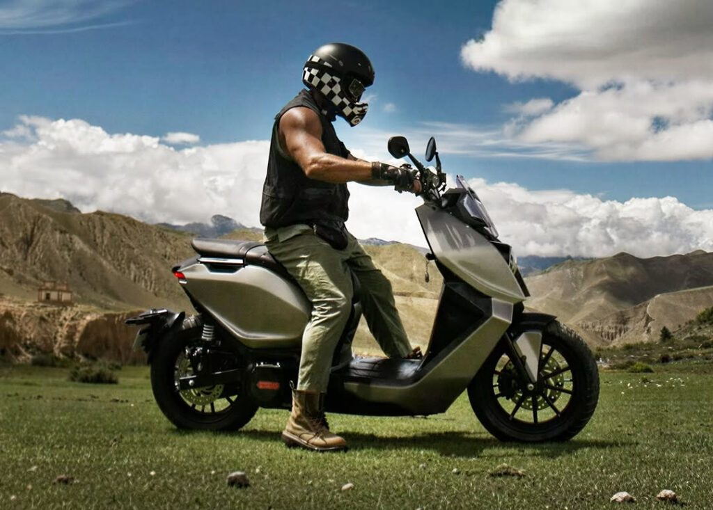 Yatri Motorcycles запускает электрический мотороллер P2 в Непале