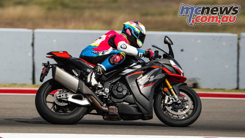 Обзор Aprilia RSV4 Factory 1100 2026 года | Тест на трассе COTA
